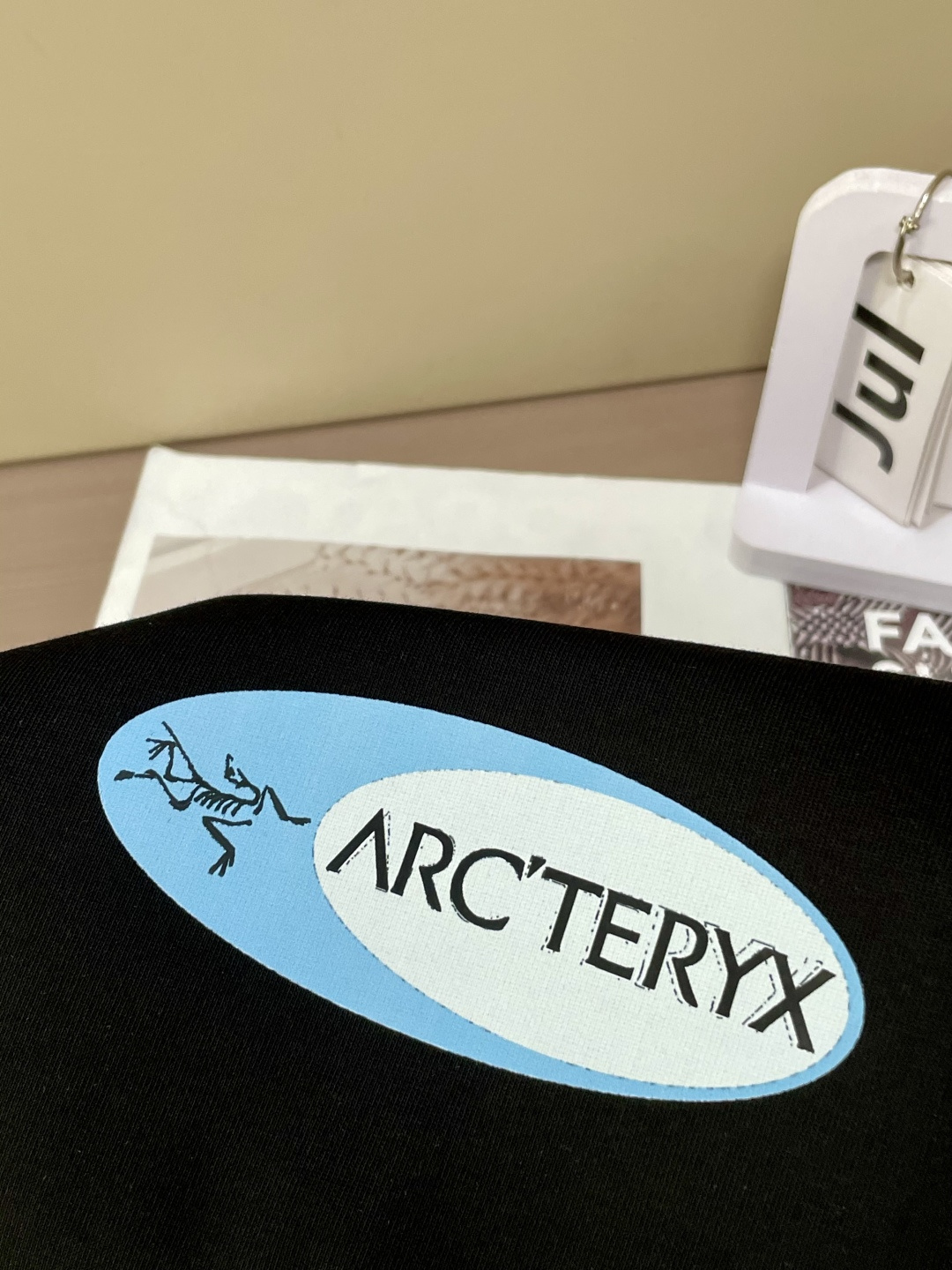 始祖鸟2026春夏款/官网同步面料采用重磅纯棉精梳棉面料，OS宽松版型，上身版型超正！日常百搭，衣橱必备