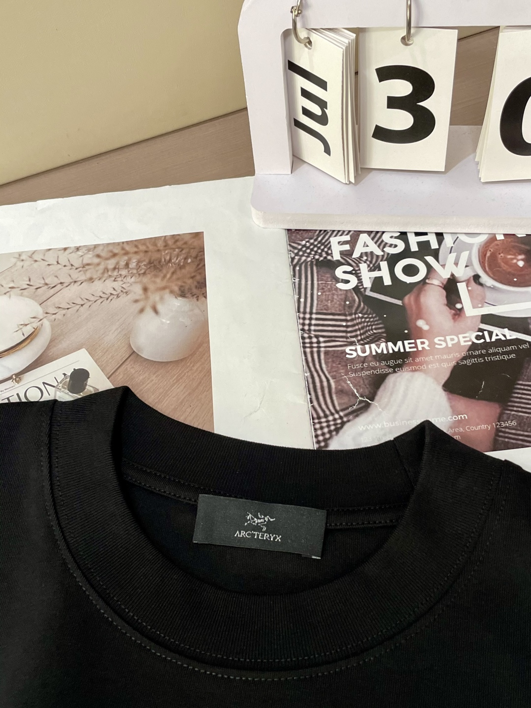 始祖鸟2026春夏款/官网同步面料采用重磅纯棉精梳棉面料，OS宽松版型，上身版型超正！日常百搭，衣橱必备