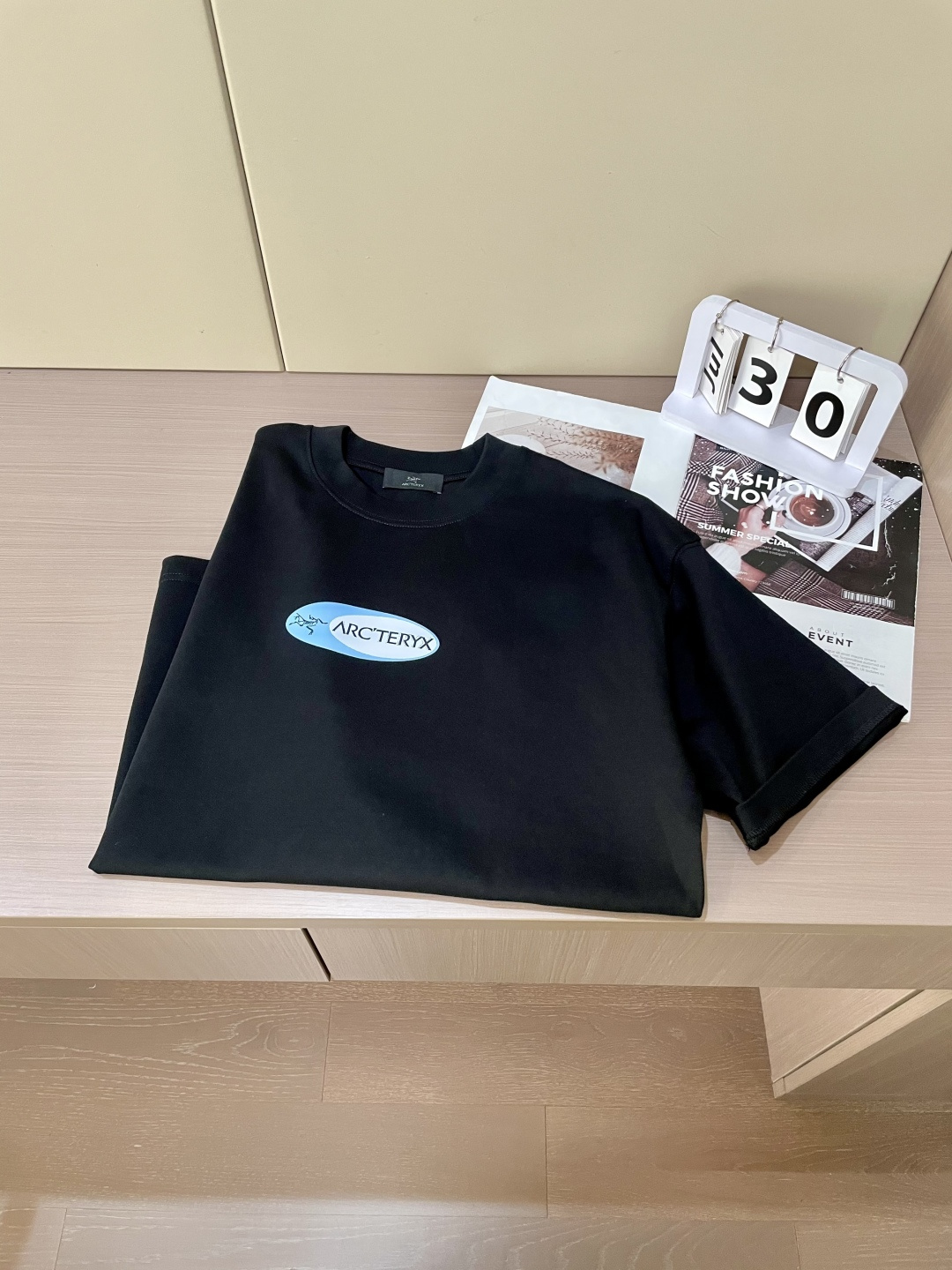 始祖鸟2026春夏款/官网同步面料采用重磅纯棉精梳棉面料，OS宽松版型，上身版型超正！日常百搭，衣橱必备