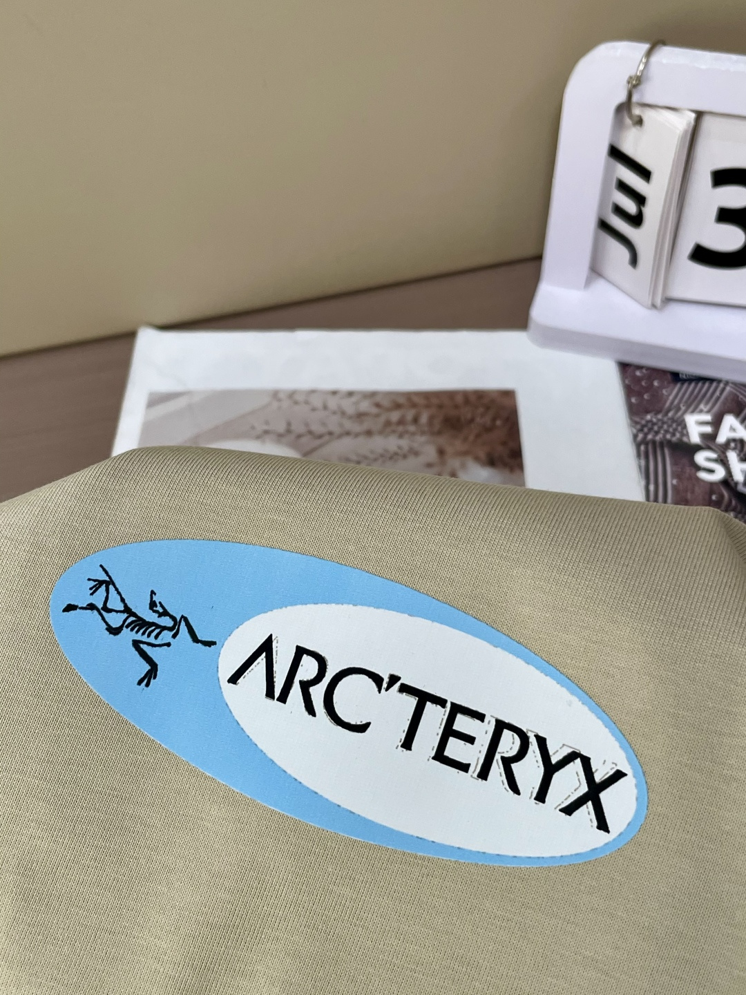 始祖鸟2026春夏款/官网同步面料采用重磅纯棉精梳棉面料，OS宽松版型，上身版型超正！日常百搭，衣橱必备