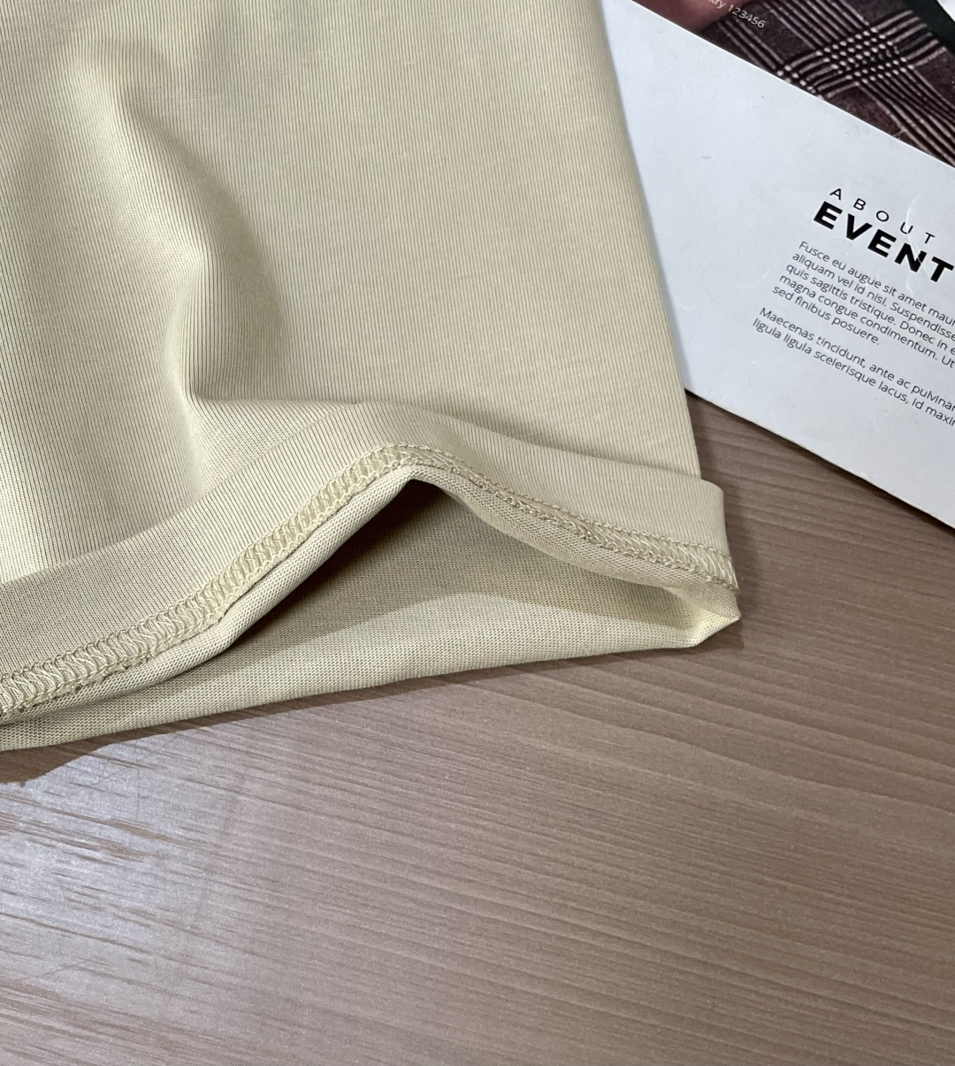 始祖鸟2026春夏款/官网同步面料采用重磅纯棉精梳棉面料，OS宽松版型，上身版型超正！日常百搭，衣橱必备