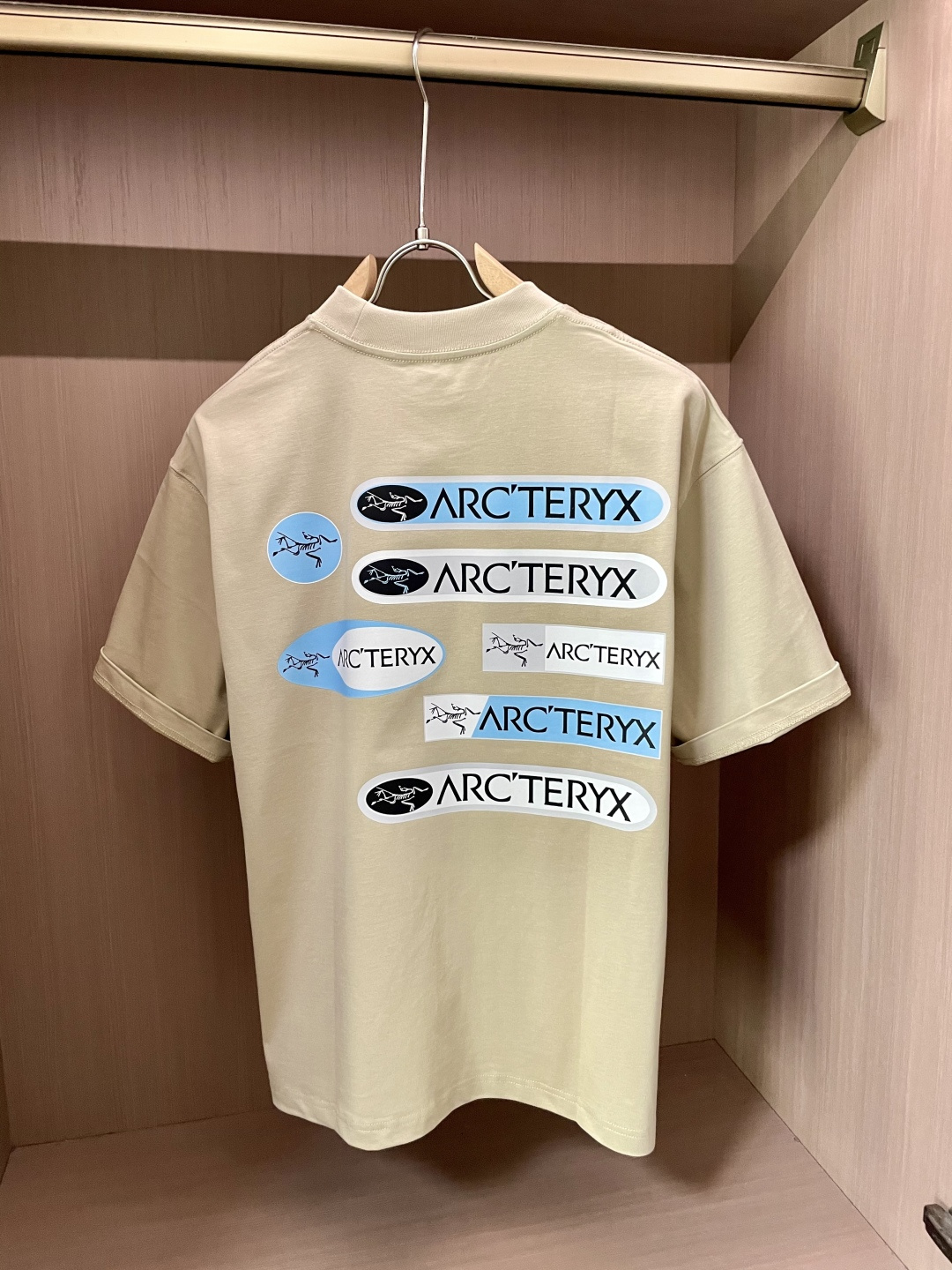 始祖鸟2026春夏款/官网同步面料采用重磅纯棉精梳棉面料，OS宽松版型，上身版型超正！日常百搭，衣橱必备