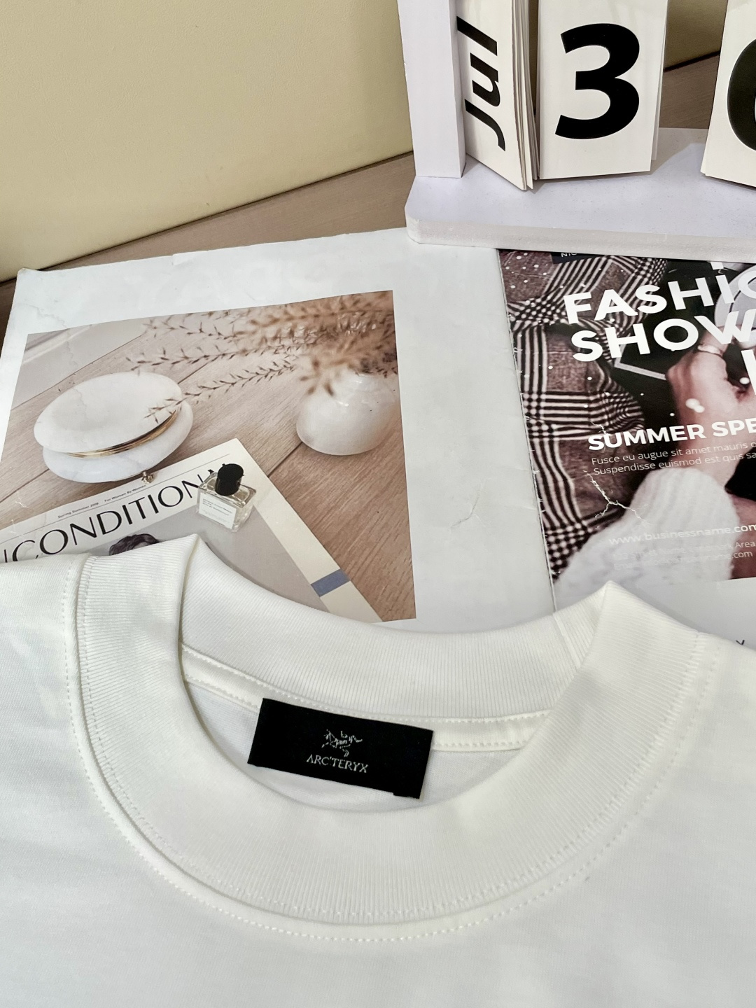 始祖鸟2026春夏款/官网同步面料采用重磅纯棉精梳棉面料，OS宽松版型，上身版型超正！日常百搭，衣橱必备