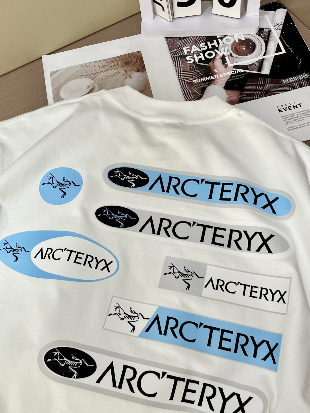 始祖鸟2026春夏款/官网同步面料采用重磅纯棉精梳棉面料，OS宽松版型，上身版型超正！日常百搭，衣橱必备