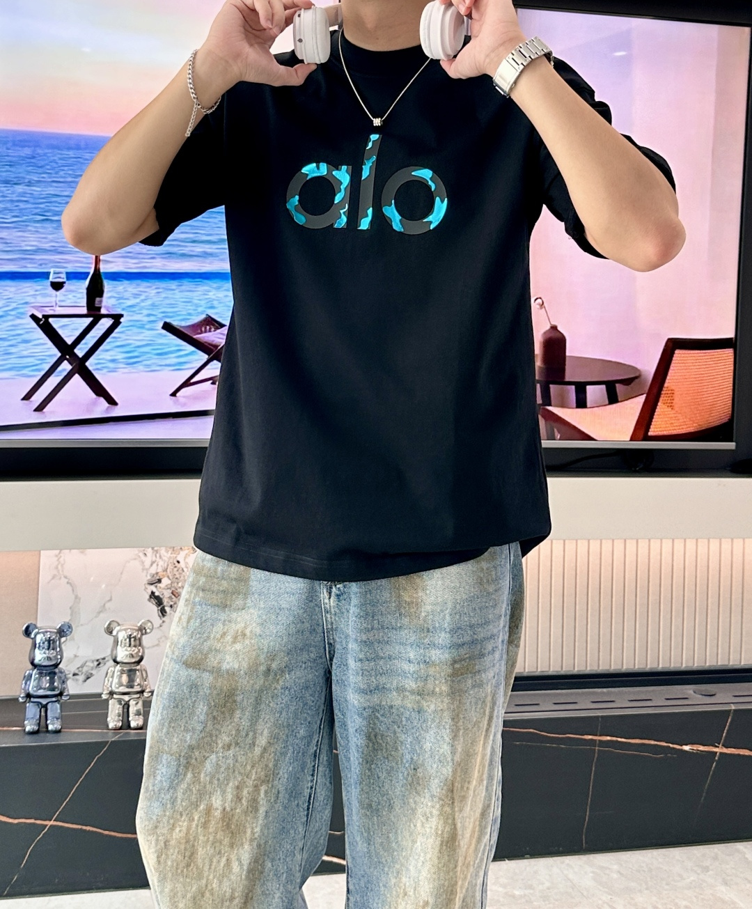 alo2026春夏款/官网同步面料采用重磅纯棉精梳棉面料，OS宽松版型，上身版型超正！日常百搭，衣橱必备