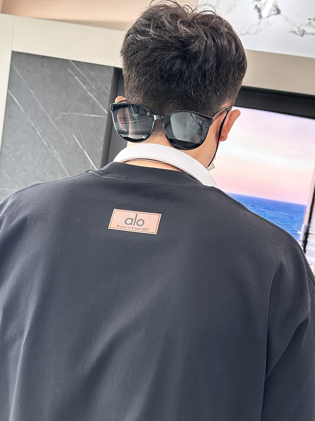 alo2026春夏款/官网同步面料采用重磅纯棉精梳棉面料，OS宽松版型，上身版型超正！日常百搭，衣橱必备