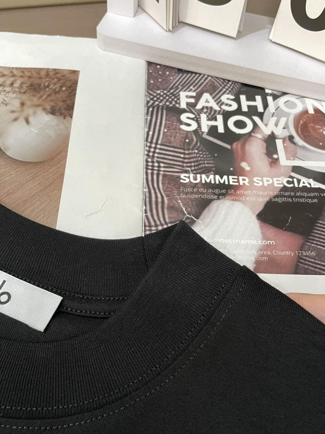 alo2026春夏款/官网同步面料采用重磅纯棉精梳棉面料，OS宽松版型，上身版型超正！日常百搭，衣橱必备