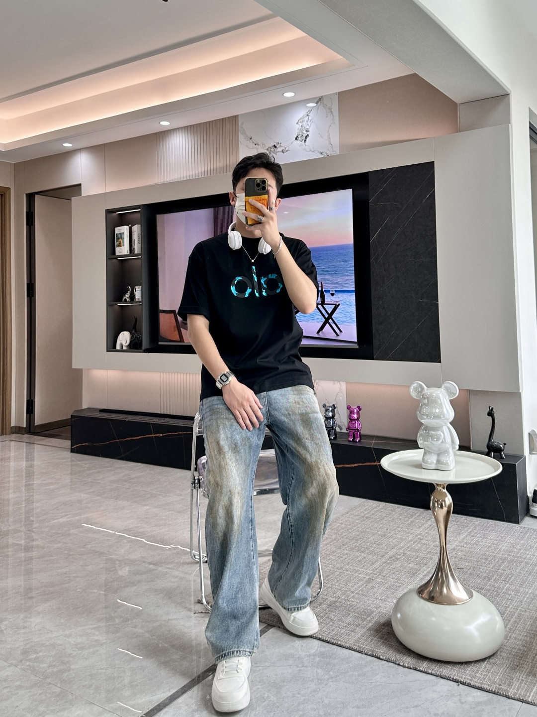 alo2026春夏款/官网同步面料采用重磅纯棉精梳棉面料，OS宽松版型，上身版型超正！日常百搭，衣橱必备