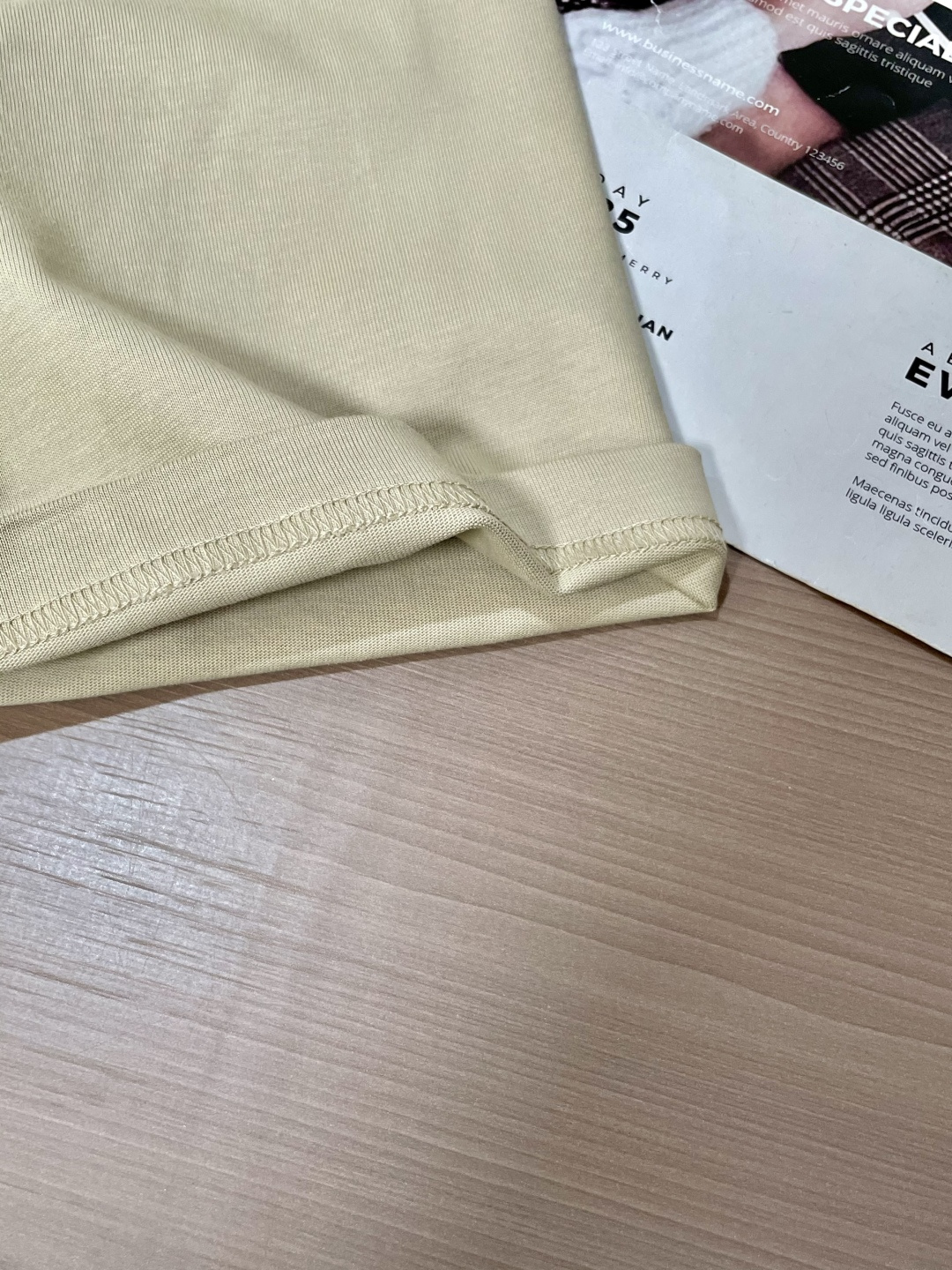 alo2026春夏款/官网同步面料采用重磅纯棉精梳棉面料，OS宽松版型，上身版型超正！日常百搭，衣橱必备