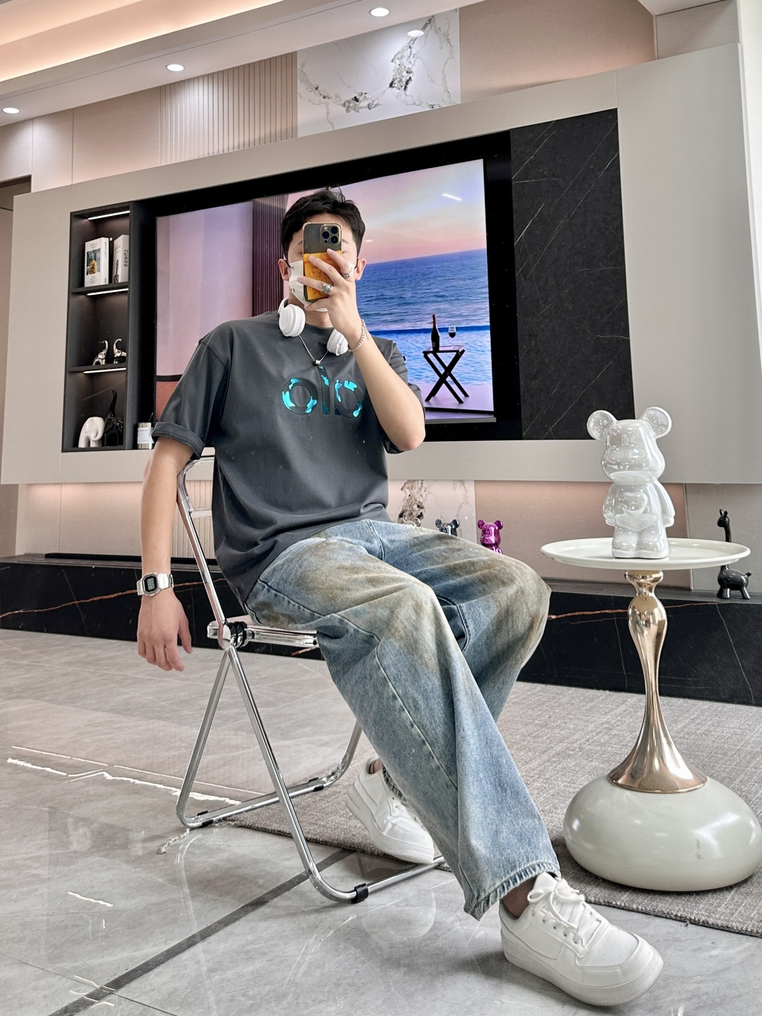 alo2026春夏款/官网同步面料采用重磅纯棉精梳棉面料，OS宽松版型，上身版型超正！日常百搭，衣橱必备