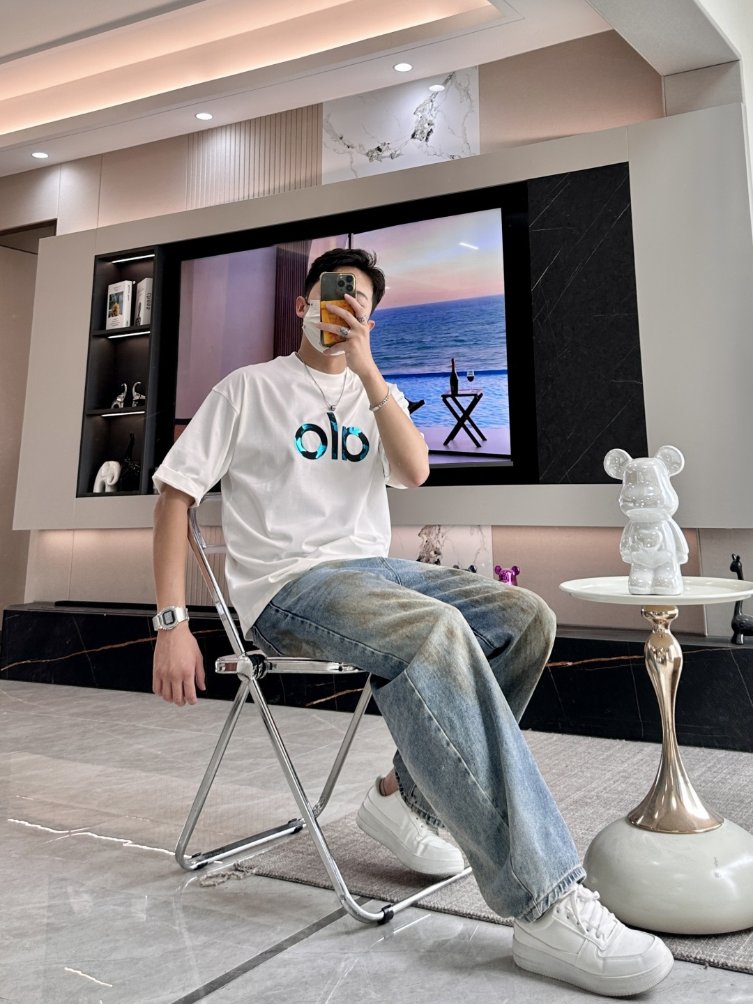 alo2026春夏款/官网同步面料采用重磅纯棉精梳棉面料，OS宽松版型，上身版型超正！日常百搭，衣橱必备