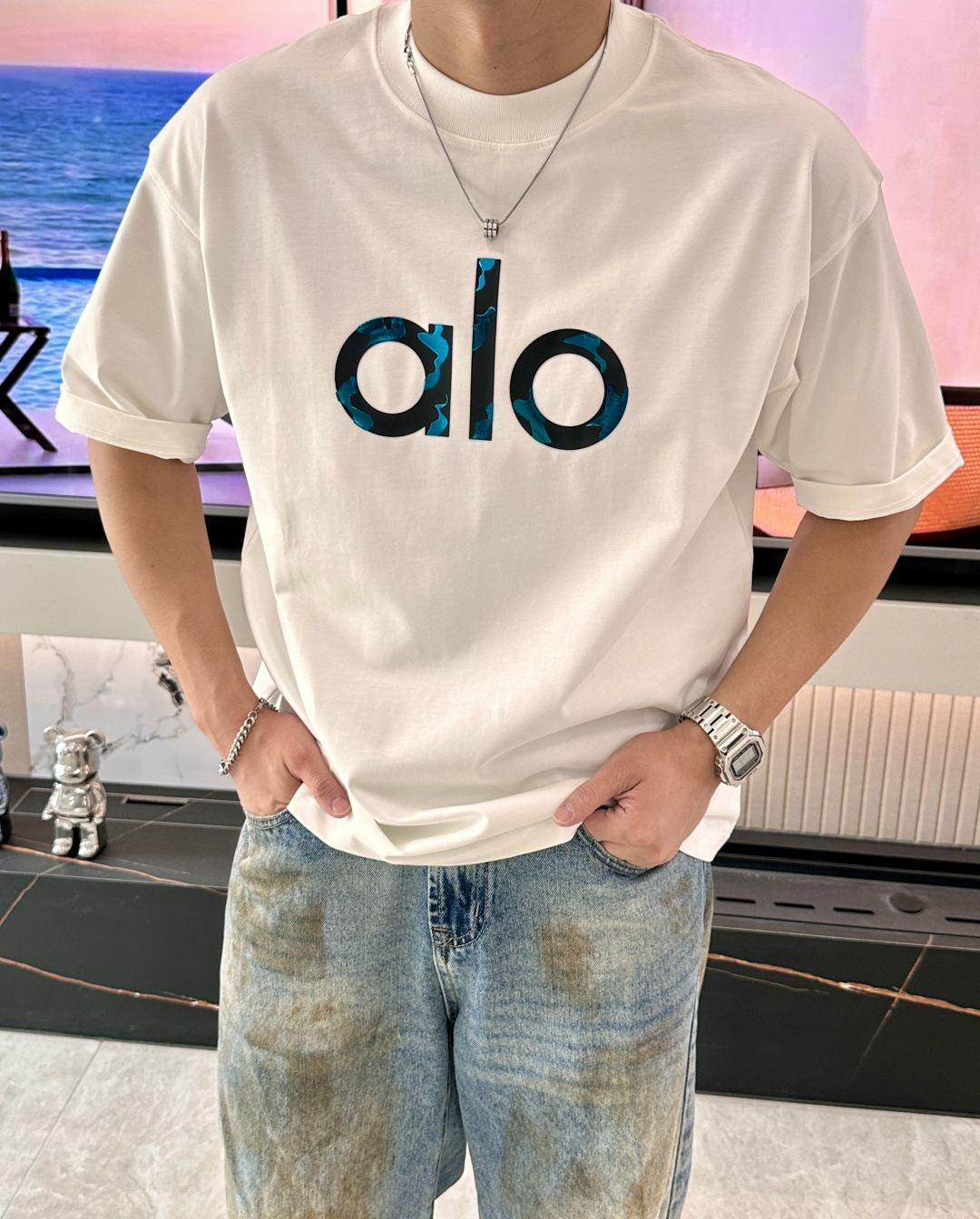 alo2026春夏款/官网同步面料采用重磅纯棉精梳棉面料，OS宽松版型，上身版型超正！日常百搭，衣橱必备