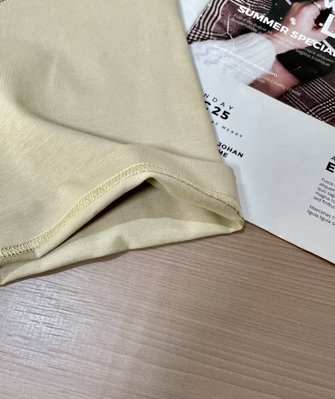 alo2026春夏款/官网同步面料采用重磅纯棉精梳棉面料，OS宽松版型，上身版型超正！日常百搭，衣橱必备