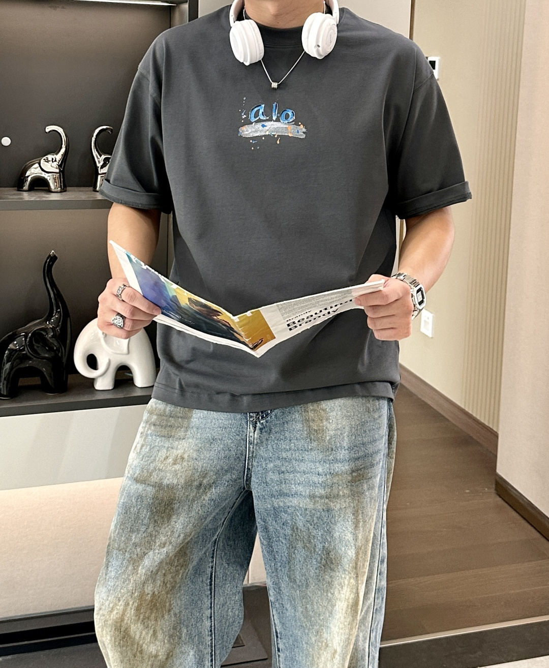 alo2026春夏款/官网同步面料采用重磅纯棉精梳棉面料，OS宽松版型，上身版型超正！日常百搭，衣橱必备