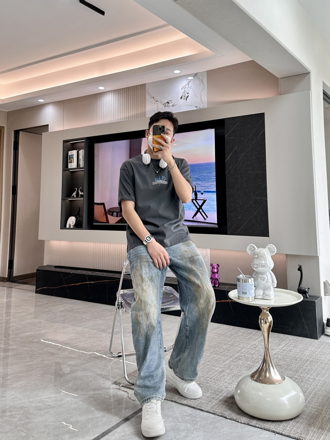 alo2026春夏款/官网同步面料采用重磅纯棉精梳棉面料，OS宽松版型，上身版型超正！日常百搭，衣橱必备