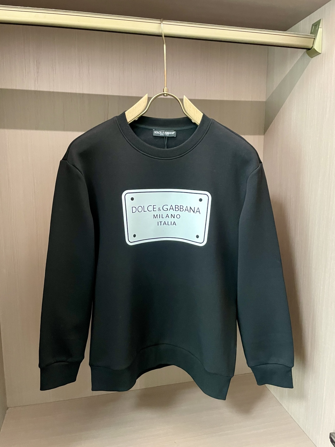 NO:509404,DG/2025 autumn and winter new product custom-made top sweatshirt cotton, the fabric is particularly textured, a must-have item in winter, good warmth. It wears both men and women, with in-place details, excellent style, and very good upper body effect!  A versatile item!  5 size M~3XL, hoodie, sweatshirts, alexander wang19860909DG/2025秋冬新品 定制顶级卫衣棉,面料特别有质感,冬季必备单品,保暖性好.男女通穿,细节到位,版型超赞,上身效果非常好！百搭单品！5尺码M~3XL,,hoodie,sweatshirts,alexander wang,Men's clothing