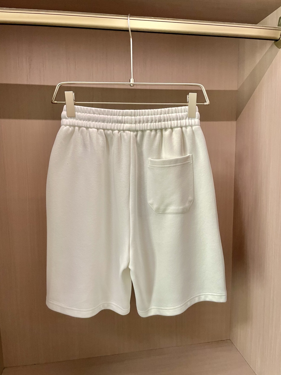 
Gucc  圆领短袖短裤套装 半袖套装顶级版本贸易公司渠道订单，海外精品独家限定发售，经典即永恒，入手