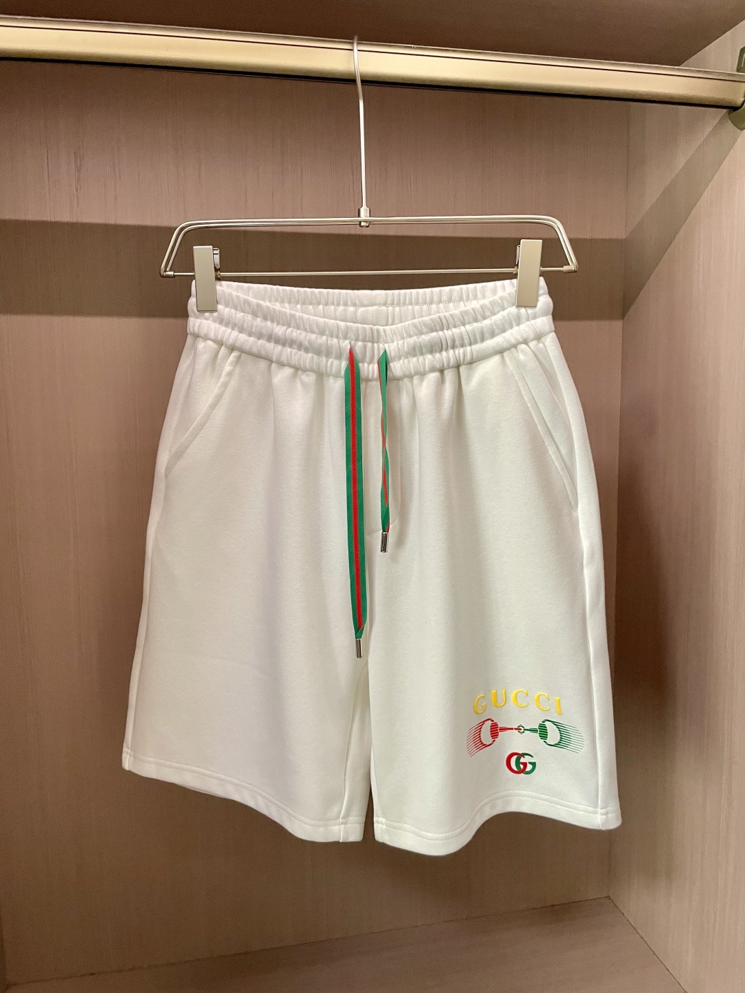 
Gucc  圆领短袖短裤套装 半袖套装顶级版本贸易公司渠道订单，海外精品独家限定发售，经典即永恒，入手