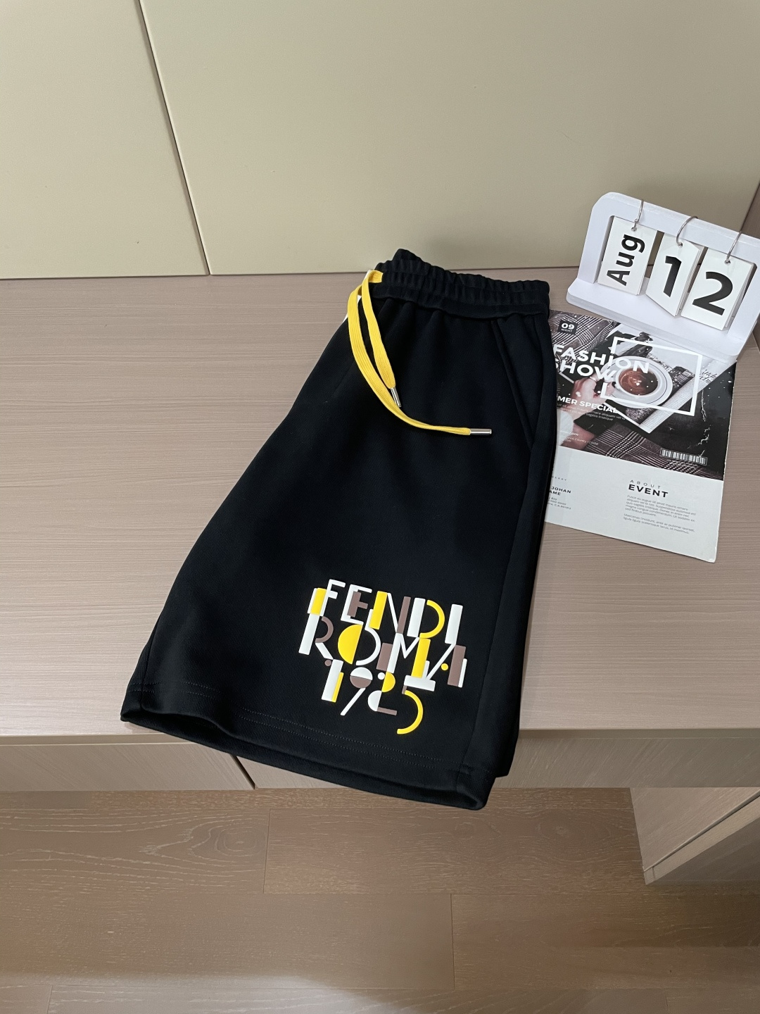 
FD  圆领短袖短裤套装 半袖套装顶级版本贸易公司渠道订单，海外精品独家限定发售，经典即永恒，入手绝对