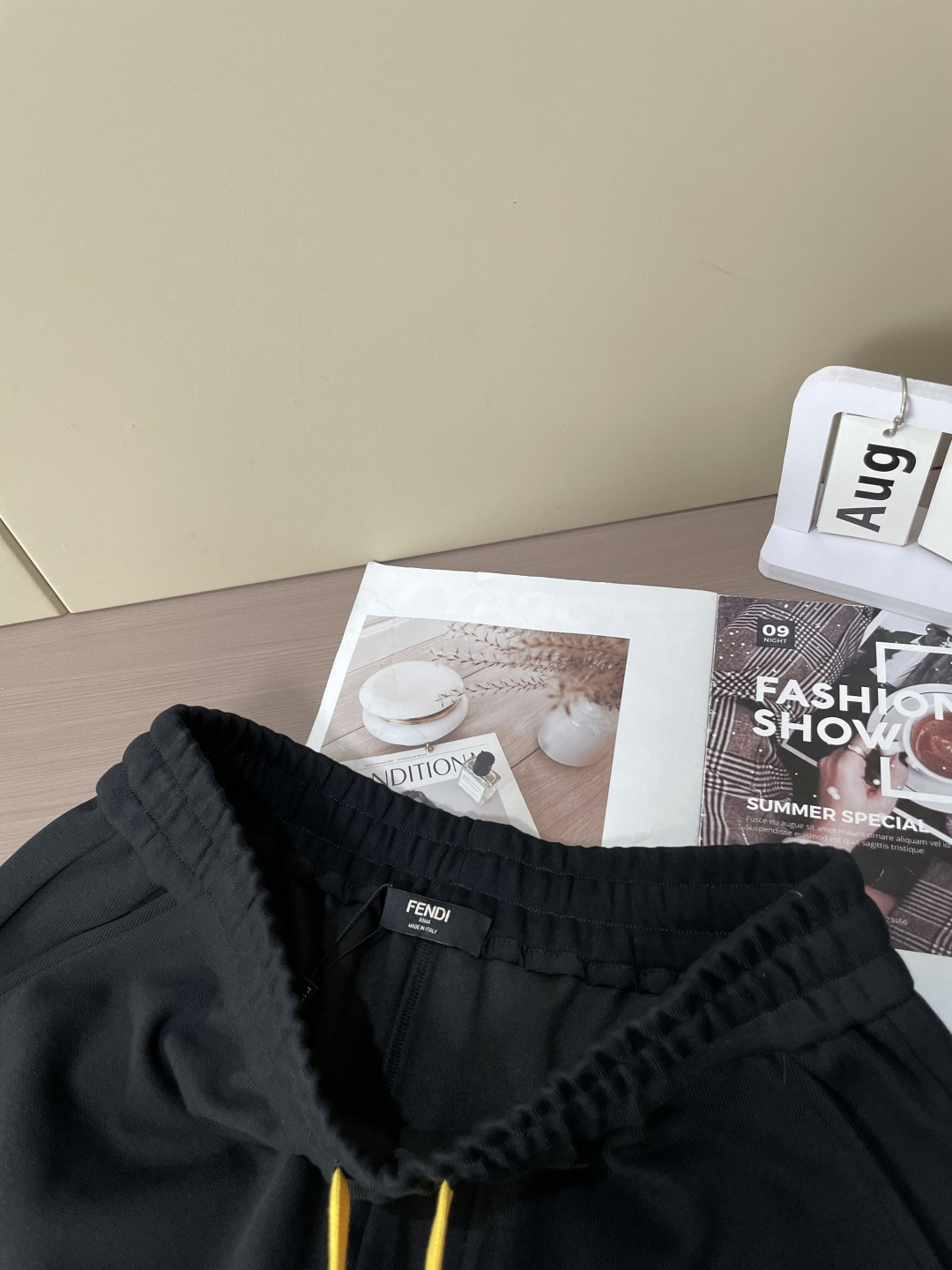 
FD  圆领短袖短裤套装 半袖套装顶级版本贸易公司渠道订单，海外精品独家限定发售，经典即永恒，入手绝对