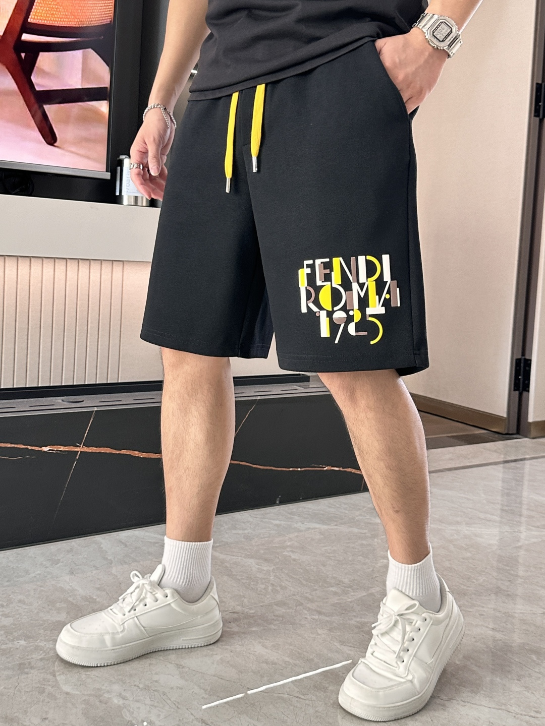 
FD  圆领短袖短裤套装 半袖套装顶级版本贸易公司渠道订单，海外精品独家限定发售，经典即永恒，入手绝对