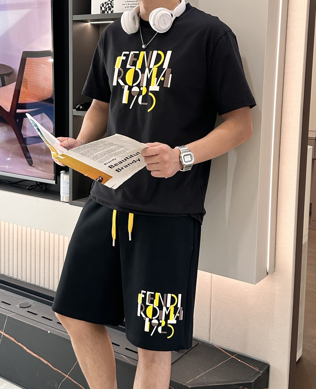 
FD  圆领短袖短裤套装 半袖套装顶级版本贸易公司渠道订单，海外精品独家限定发售，经典即永恒，入手绝对