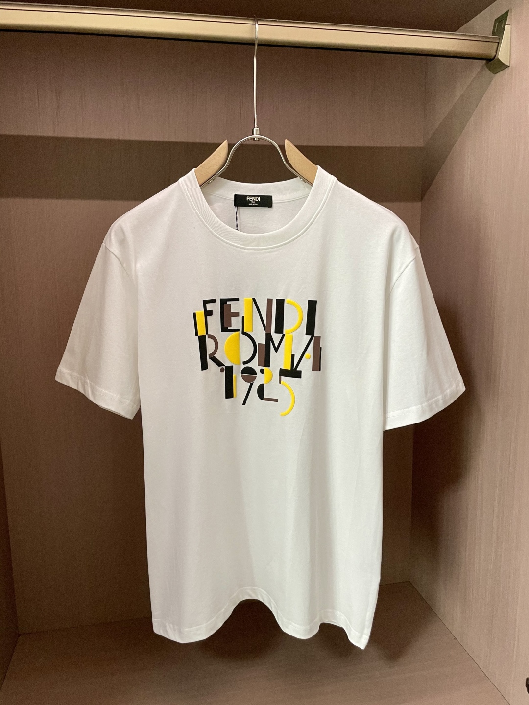 
FD  圆领短袖短裤套装 半袖套装顶级版本贸易公司渠道订单，海外精品独家限定发售，经典即永恒，入手绝对