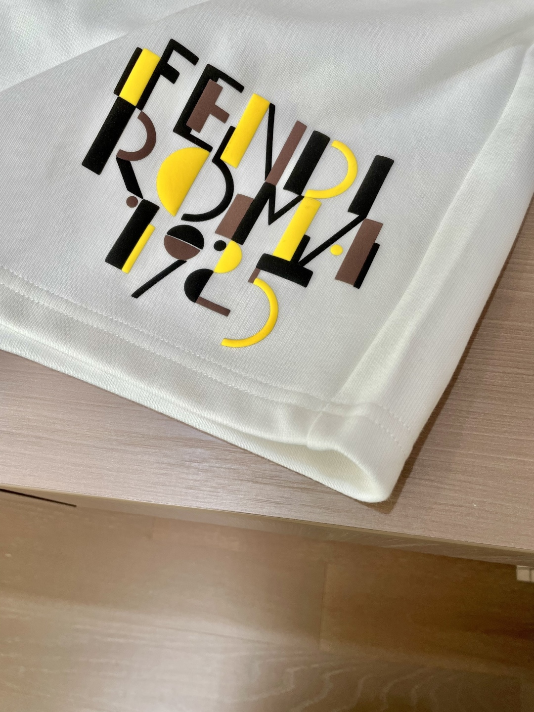 
FD  圆领短袖短裤套装 半袖套装顶级版本贸易公司渠道订单，海外精品独家限定发售，经典即永恒，入手绝对