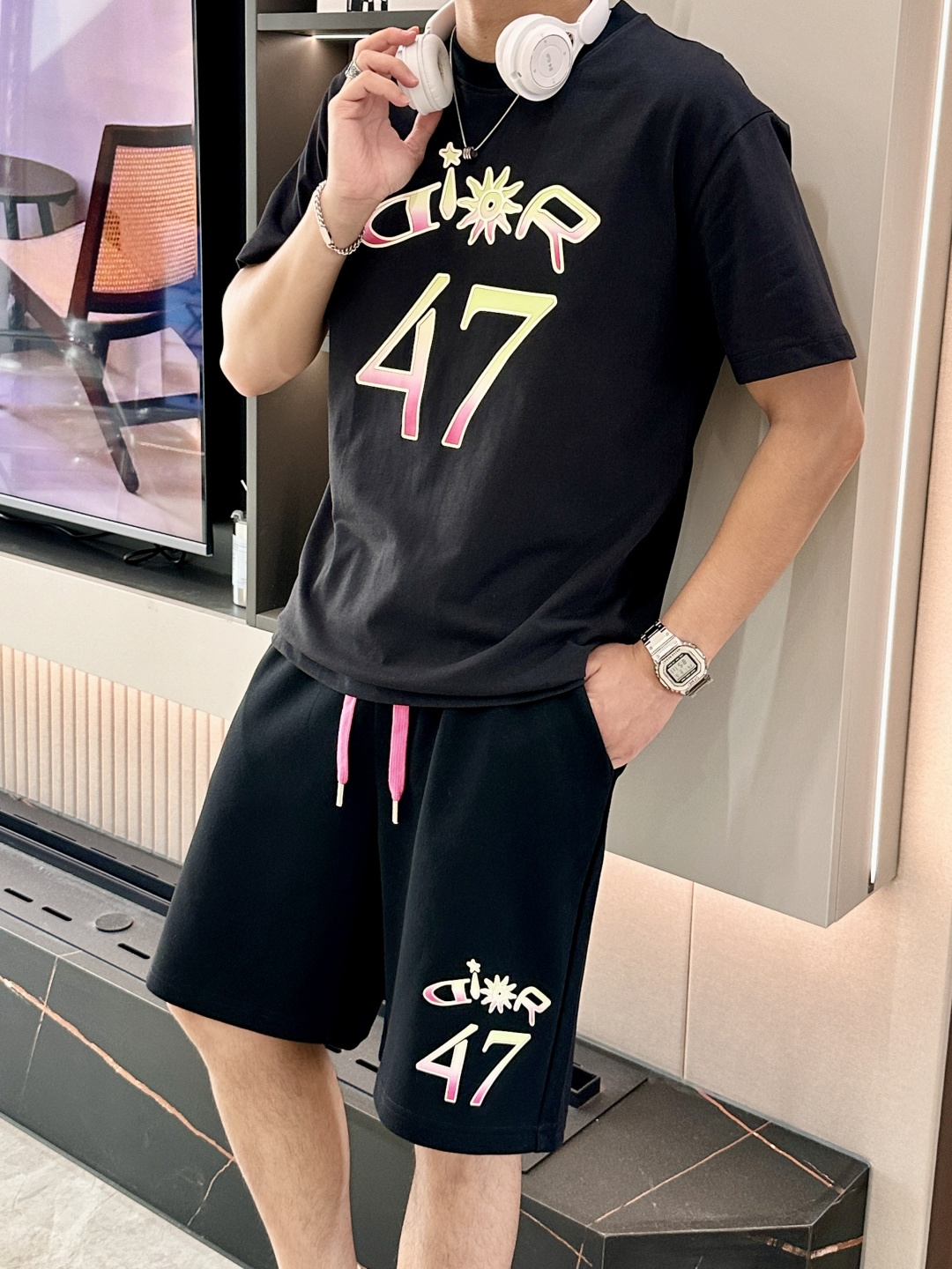 
Dior 圆领短袖短裤套装 半袖套装顶级版本贸易公司渠道订单，海外精品独家限定发售，经典即永恒，入手绝