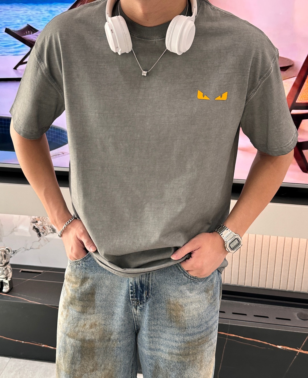 
FD
2025春夏款/官网同步
面料采用纯棉精梳棉面料，做旧处理，上身效果宽松休闲，宽松版型，日常衣橱