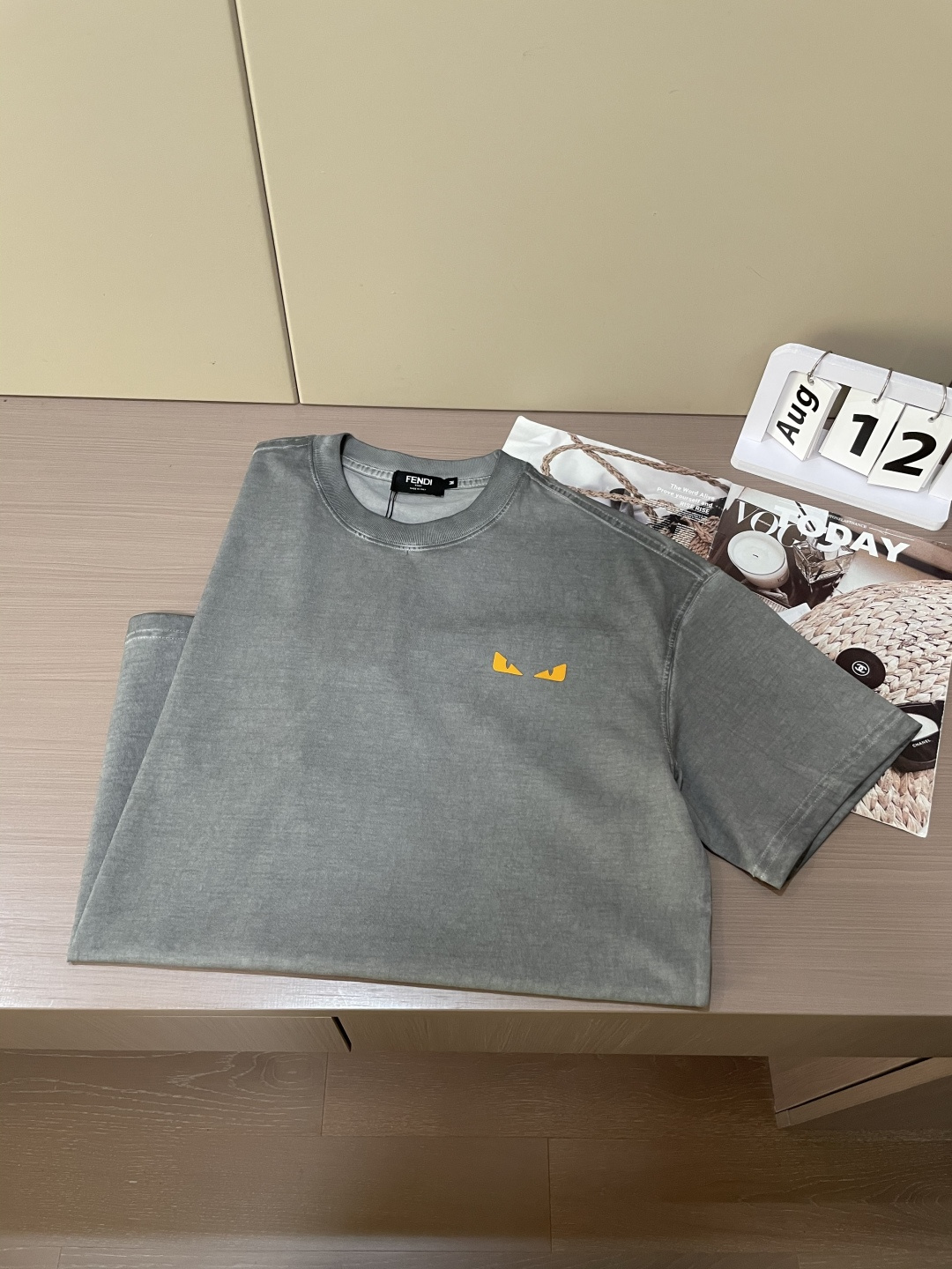 
FD
2025春夏款/官网同步
面料采用纯棉精梳棉面料，做旧处理，上身效果宽松休闲，宽松版型，日常衣橱