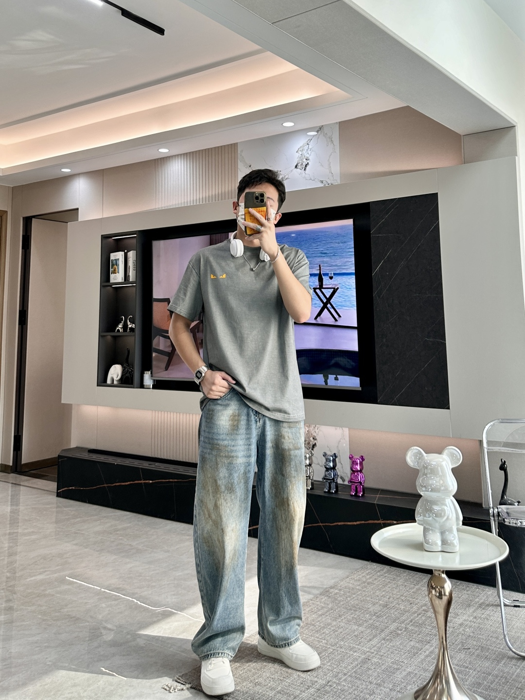 
FD
2025春夏款/官网同步
面料采用纯棉精梳棉面料，做旧处理，上身效果宽松休闲，宽松版型，日常衣橱