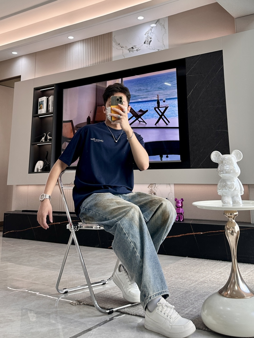 
Dior
2025春夏款/官网同步
面料采用纯棉精梳棉面料，上身效果宽松休闲，宽松版型，日常衣橱必备单