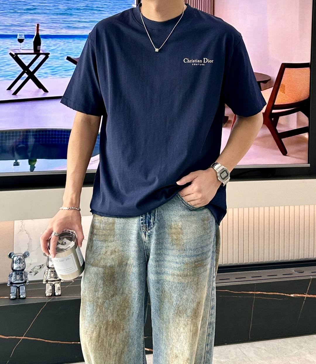 
Dior
2025春夏款/官网同步
面料采用纯棉精梳棉面料，上身效果宽松休闲，宽松版型，日常衣橱必备单