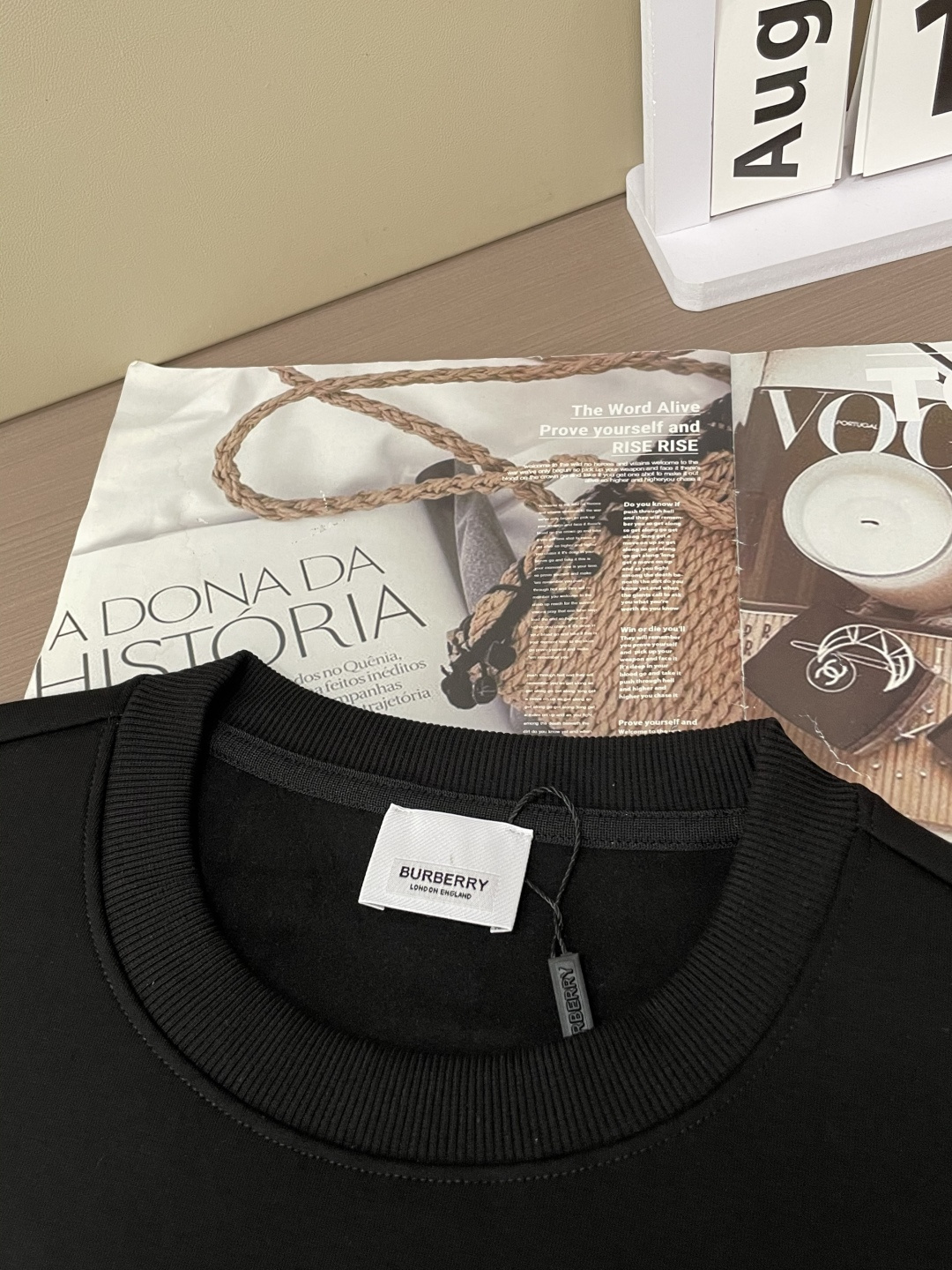 Bur /2025秋冬新品 
定制顶级卫衣棉，面料特别有质感，冬季必备单品，保暖性好。男女通穿，细节到位