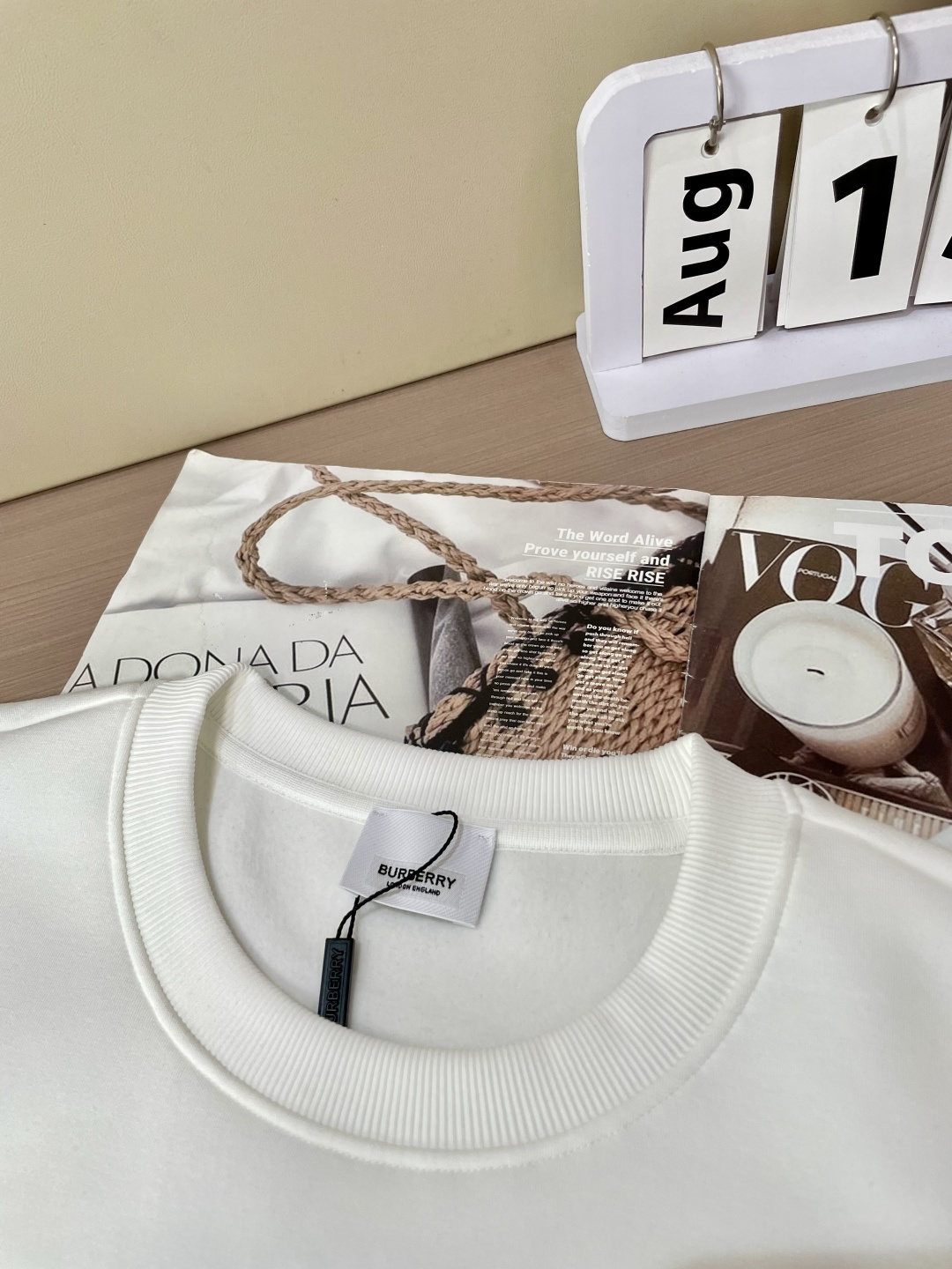 Bur /2025秋冬新品 
定制顶级卫衣棉，面料特别有质感，冬季必备单品，保暖性好。男女通穿，细节到位