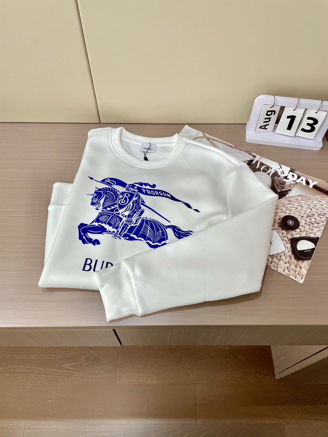 Bur /2025秋冬新品 
定制顶级卫衣棉，面料特别有质感，冬季必备单品，保暖性好。男女通穿，细节到位