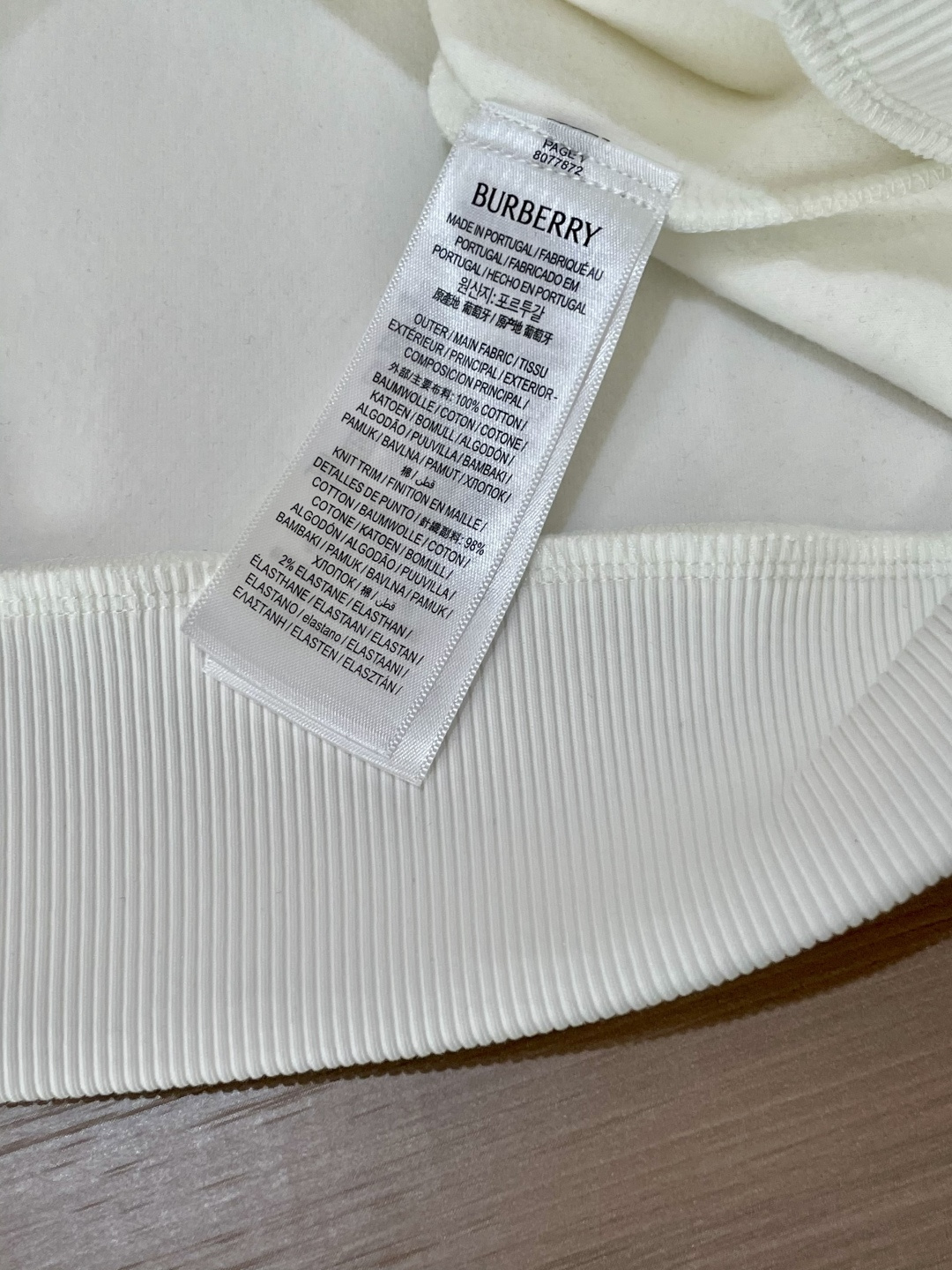 Bur /2025秋冬新品 
定制顶级卫衣棉，面料特别有质感，冬季必备单品，保暖性好。男女通穿，细节到位