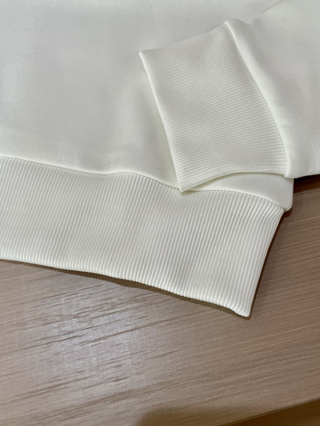 DG /2025秋冬新品 
定制顶级卫衣棉，面料特别有质感，冬季必备单品，保暖性好。男女通穿，细节到位，