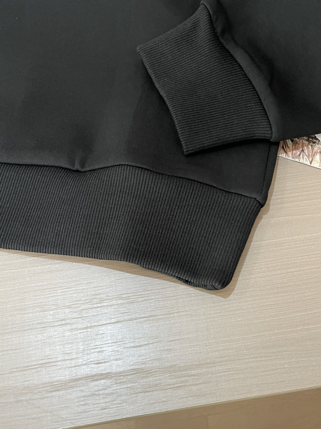 lP🆕 /2025秋冬新品 
定制顶级卫衣棉，面料特别有质感，冬季必备单品，保暖性好。男女通穿，细节到位