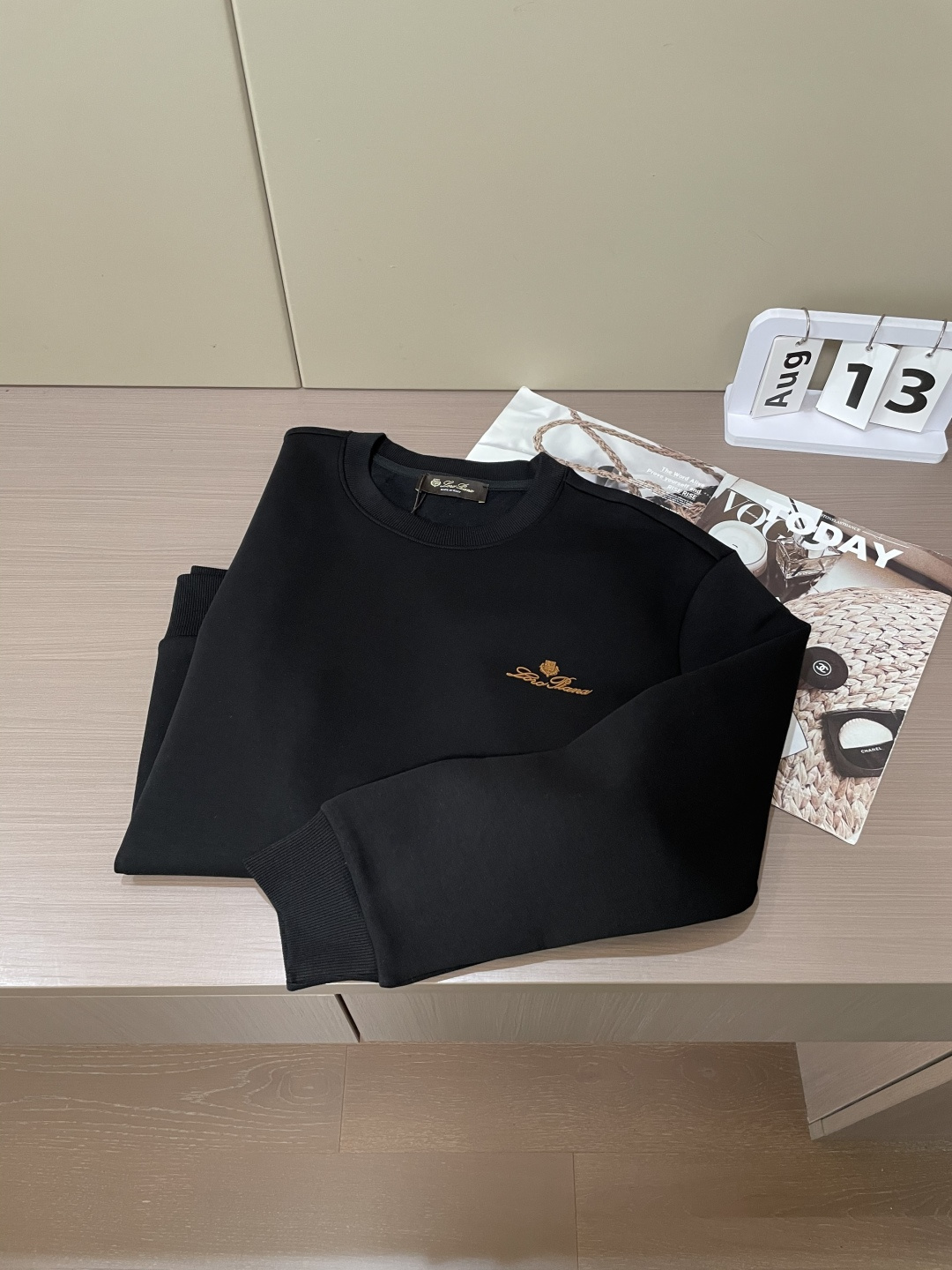 lP🆕 /2025秋冬新品 
定制顶级卫衣棉，面料特别有质感，冬季必备单品，保暖性好。男女通穿，细节到位