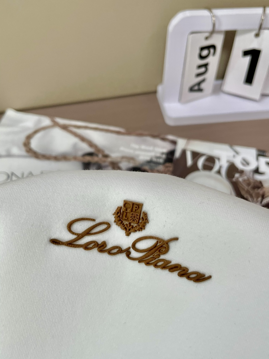 lP🆕  /2025秋冬新品 
定制顶级卫衣棉，面料特别有质感，冬季必备单品，保暖性好。男女通穿，细节到