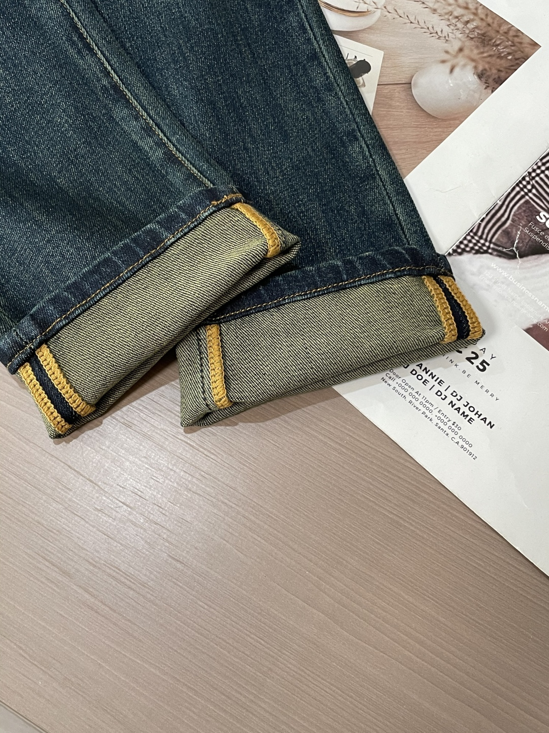 
范思哲
专柜最新同款牛仔裤 面料版型做工绝绝子
好穿不挑身材在搭配上没有太多的限制 随意简洁的衬托其他