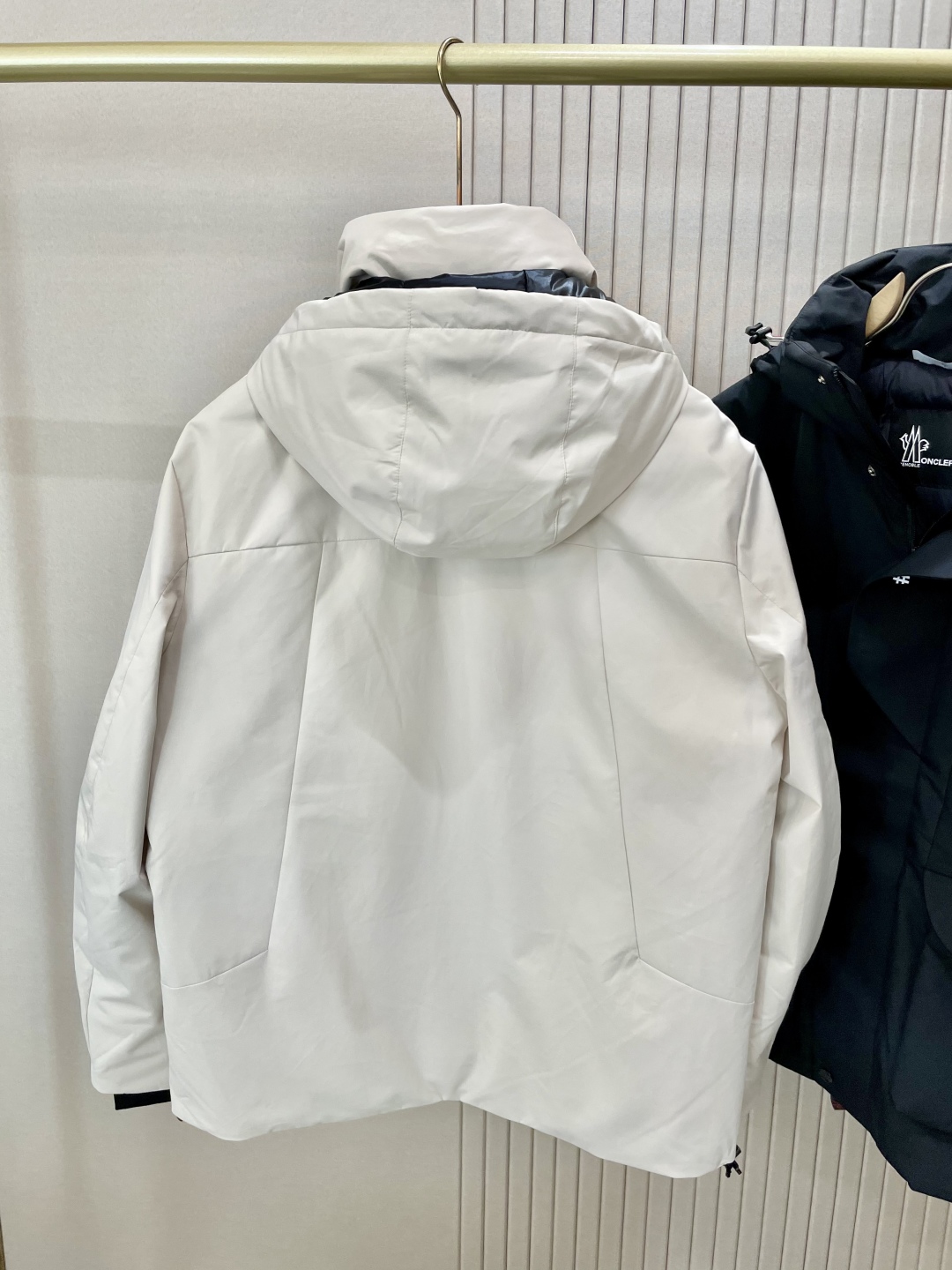 Monc1er 蒙口 代购级别高端订单，新款男款滑雪服羽绒服，休闲户外型连帽羽绒服，防风防水压胶工艺，9
