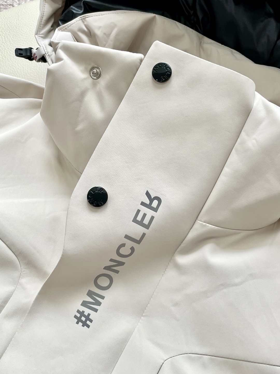 Monc1er 蒙口 代购级别高端订单，新款男款滑雪服羽绒服，休闲户外型连帽羽绒服，防风防水压胶工艺，9