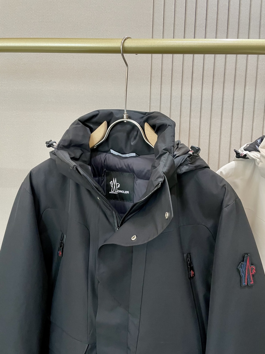 Monc1er 蒙口 代购级别高端订单，新款男款滑雪服羽绒服，休闲户外型连帽羽绒服，防风防水压胶工艺，9
