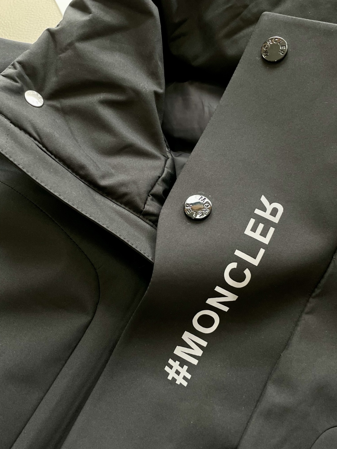 Monc1er 蒙口 代购级别高端订单，新款男款滑雪服羽绒服，休闲户外型连帽羽绒服，防风防水压胶工艺，9