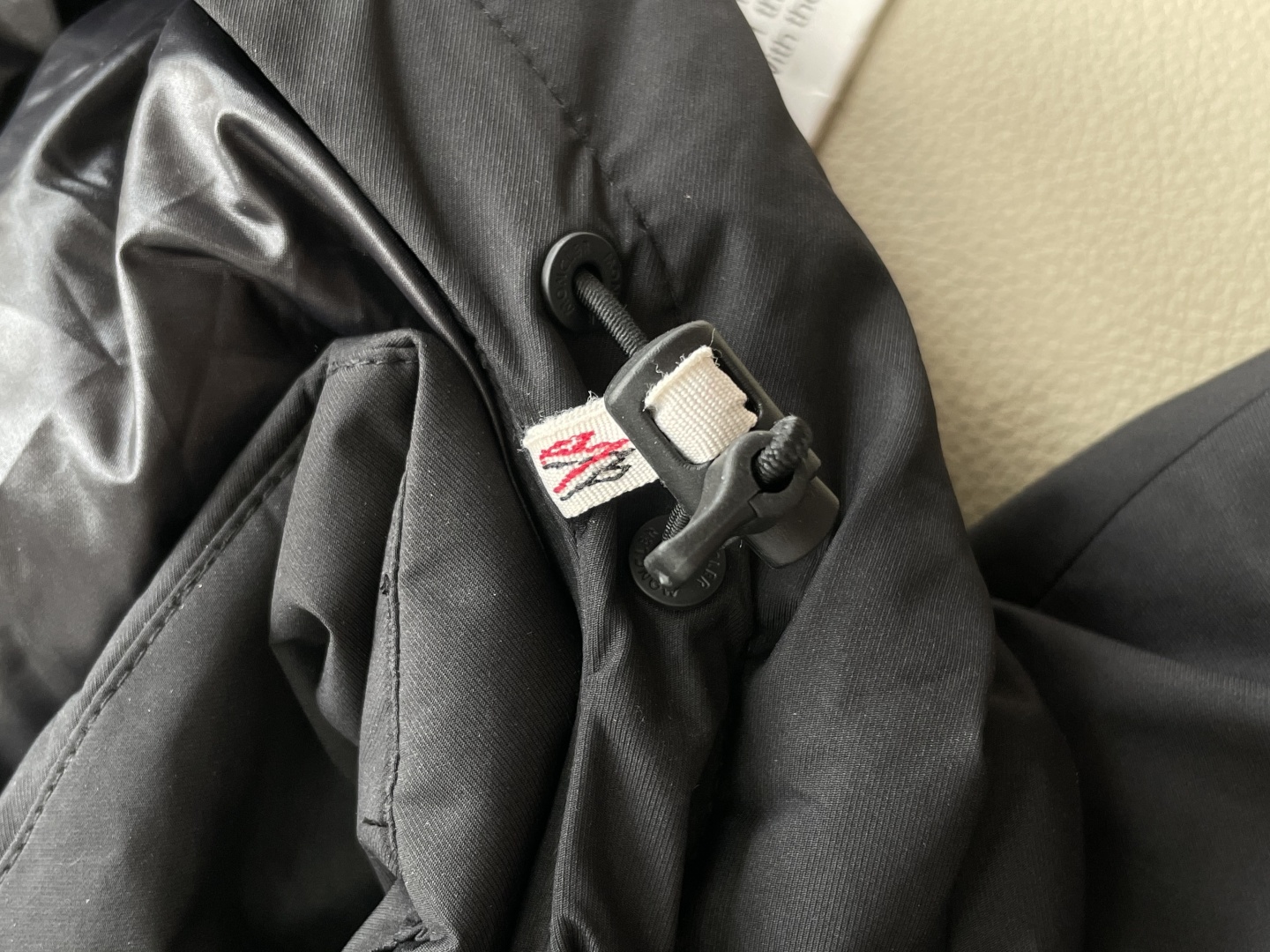 Monc1er 蒙口 代购级别高端订单，新款男款滑雪服羽绒服，休闲户外型连帽羽绒服，防风防水压胶工艺，9