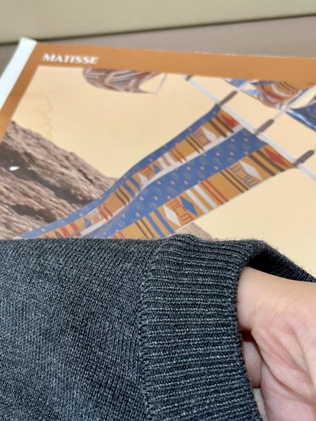 
拉夫劳伦 2025ss秋冬打底新品男士针织短袖衫！独家首发 采用纤维超细与高弹的伊力特纱线织造而成，质