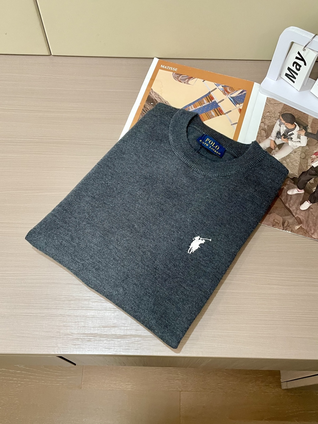 
拉夫劳伦 2025ss秋冬打底新品男士针织短袖衫！独家首发 采用纤维超细与高弹的伊力特纱线织造而成，质